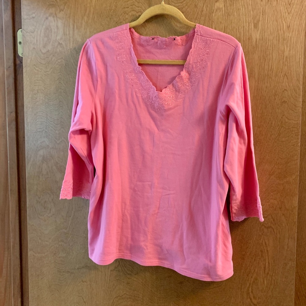 🎀 6 for $25. Denim & Co. top